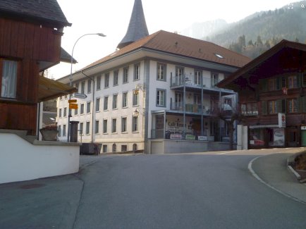 Parkplatz aussen für grosses Wohnmobil zu vermieten 