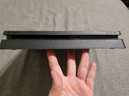 PS4 Slim - Gratisinserat.ch