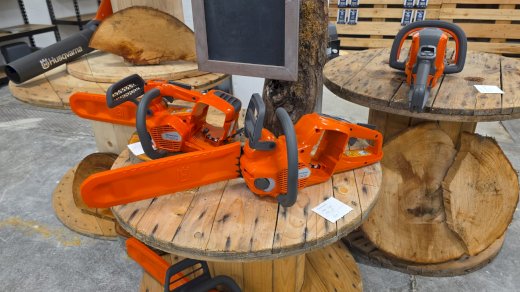 Benzingeräte	/ Akku Kettensäge Service und Reparatur