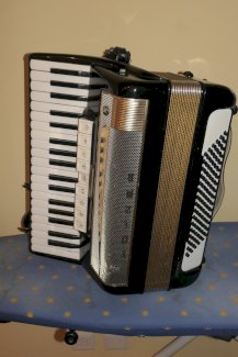 Klavier Handorgel Hohner Lucia IVP