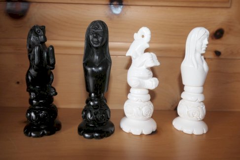 Schachfiguren handgeschnitzt - Gratisinserat.ch