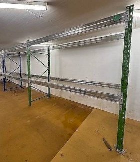 Palettenregalen, viel Platz, Gesamtbreite ca. 6 Meter - Gratisinserat.ch