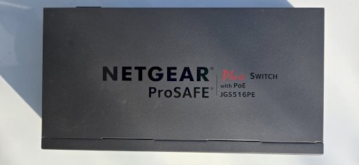 Switch Netgear 16 Port (8 Port mit POE)