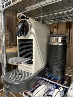 Citiz Nespressomaschine mit Milchschäumer - Gratisinserat.ch