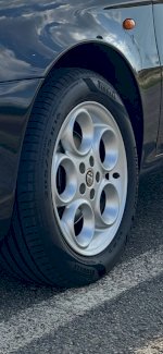 Neuwertige Original Alfa Romeo 16” Zoll Felgen inkl. Pirelli Sommerreifen - Gratisinserat.ch