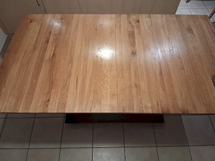 Esstisch in Eiche massiv - Gratisinserat.ch