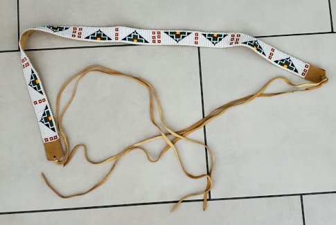Indianergürtel aus Wildleder mit Perlenstickerei. - Gratisinserat.ch