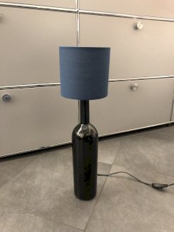 Flaschen Tischlampe oder Stehlampe, Neu und Einzigartig - Gratisinserat.ch