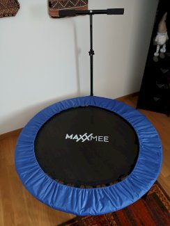 Fitness Trampolin - Mit höhenverstellbarer Haltestange - blau/schwarz - Gratisinserat.ch
