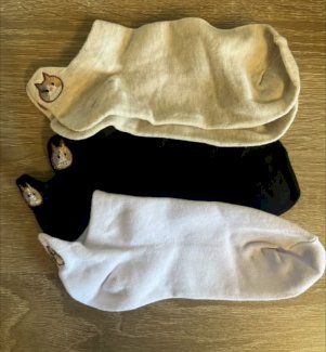 Süsse Socken mit Katzenmotiv