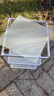 Glasetagere auf Rollen  - Gratisinserat.ch