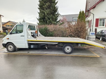 24/7 Abschleppdienst – Zuverlässig, schnell, rund um die Uhr!