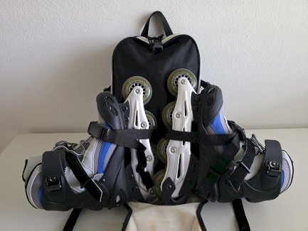 Inline-Skates inkl. Rucksack und Zubehör