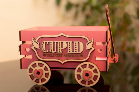 DEKO-HOLZWAGEN \'CUPID DELIVERY\' - Gratisinserat.ch