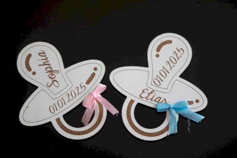 PERSONALISIERTE HOLZ-SCHNULLER GASTGESCHENK - Gratisinserat.ch