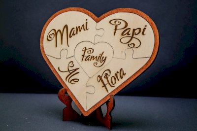 PERSONALISIERTES HERZ-PUZZLE AUS HOLZ