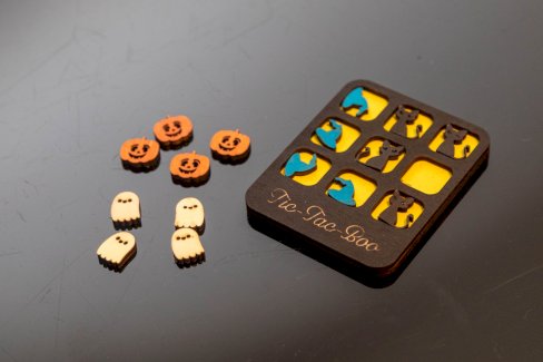 TIC-TAC-BOO - HALLOWEEN TIC-TAC-TOE SPIEL AUS HOLZ - Gratisinserat.ch