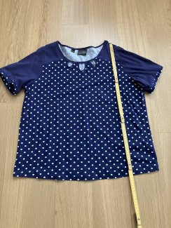 T shirt Gr. 44/46 - Gratisinserat.ch