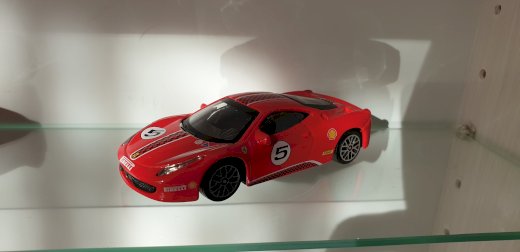 Vitrine/Schaukasten mit Sammelobjekten 1:43 Ferrari & BMW - Gratisinserat.ch