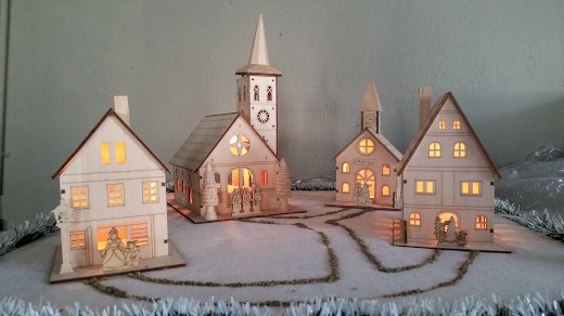 Weihnachts Grippendorf beleuchtet 