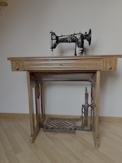 Antike Nähmaschine Pfaff 130