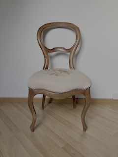 Antiker Gobelin-Stuhl in Beige