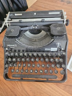 Schreibmaschine Hermess 2000 - Gratisinserat.ch