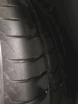 Sommerpneu 215/55 R18