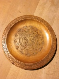 Holzteller Schnitzerei, geschnitzt, dekorativ - Gratisinserat.ch