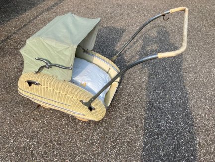 Kinderwagen antik Vintage - Gratisinserat.ch
