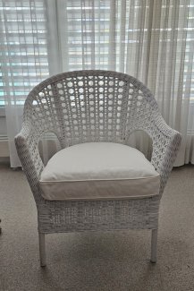 Rattanstuhl weiss - Gratisinserat.ch