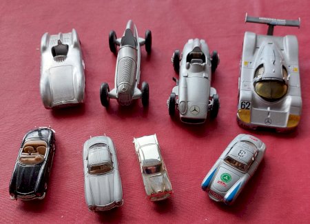 8 Mercedes Modell Autos - Gratisinserat.ch