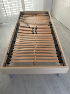 Bett mit Lattenroast - Gratisinserat.ch