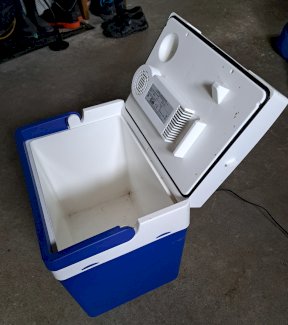 Kühlbox elektr. 12V plus 230V - Gratisinserat.ch