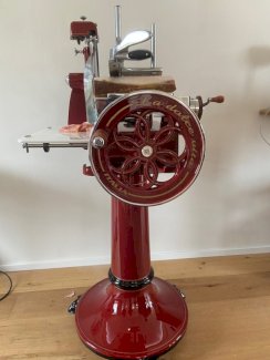 Schwungrad Aufschnittmaschine manuell mit Sockel - Gratisinserat.ch