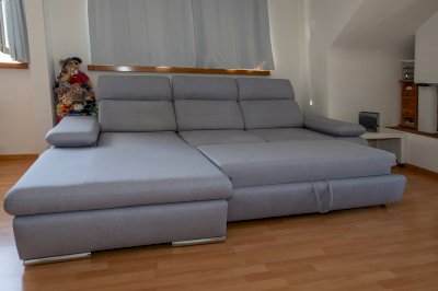 Ecksofa mit Schlaffunktion, Farbe Silber. Siehe Fotos.