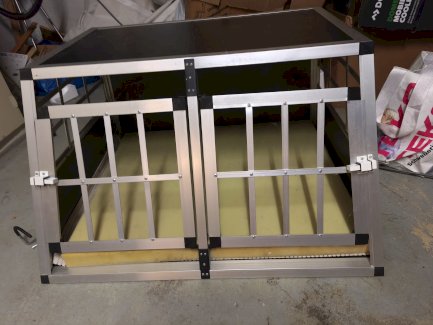 Hundebox Grösse L,  gut erhalten mit Memoryschaum