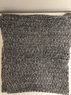 Schal (Loop-/ Schlauchschal) von Esprit schwarz, weiss, grau - Gratisinserat.ch