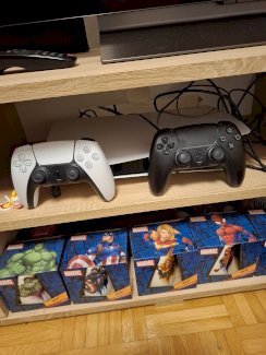 Ps5 + 2 Controller  - Gratisinserat.ch