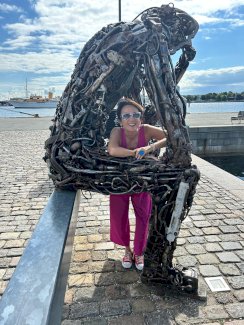 Biete Gesangsunterricht im Jazz-und Popbereich und Stimmtherapeutisches Coaching in Basel. 50min/85CHF - Gratisinserat.ch