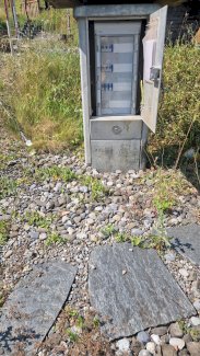 Elektroverteilschrank, verschliessbar in Betongehäuse - Gratisinserat.ch