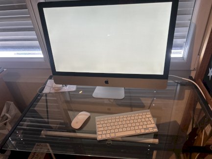 IMAC 27 Inch 2010 mit MAC OS Sierra - Gratisinserat.ch