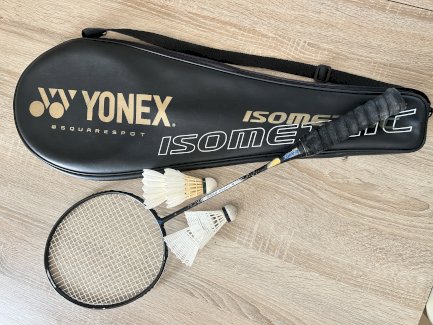 Badminton Schläger mit diversen Shuttles - Gratisinserat.ch
