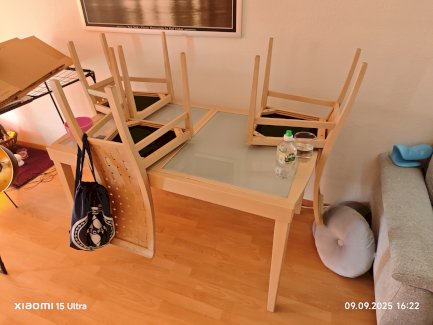 GRATIS ESSTISCH PLUS 4 STÜHLE  - Gratisinserat.ch