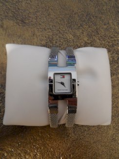 Damen Uhr Tommy Hilfiger  - Gratisinserat.ch