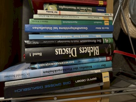 Verkaufe Bücher über Diskusfische und Fischkrankheiten - Gratisinserat.ch