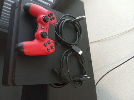 Playstation 4 + Controller - Gratisinserat.ch