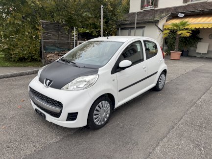 Peugeot 107 MFK Service 8 Fach bereift - Gratisinserat.ch