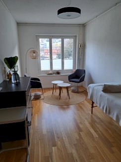 Behandlungsraum in Gemeinschaftspraxis  - Gratisinserat.ch