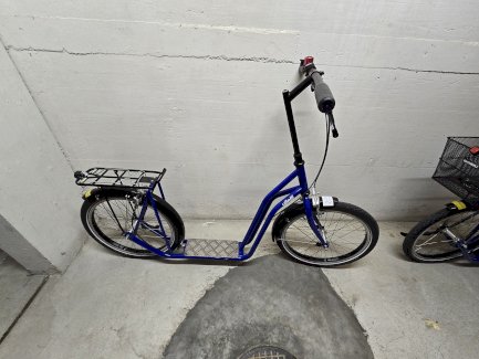 2. Stück neuwertige Trottinett Vitelli Laguna in blau günstig - Gratisinserat.ch